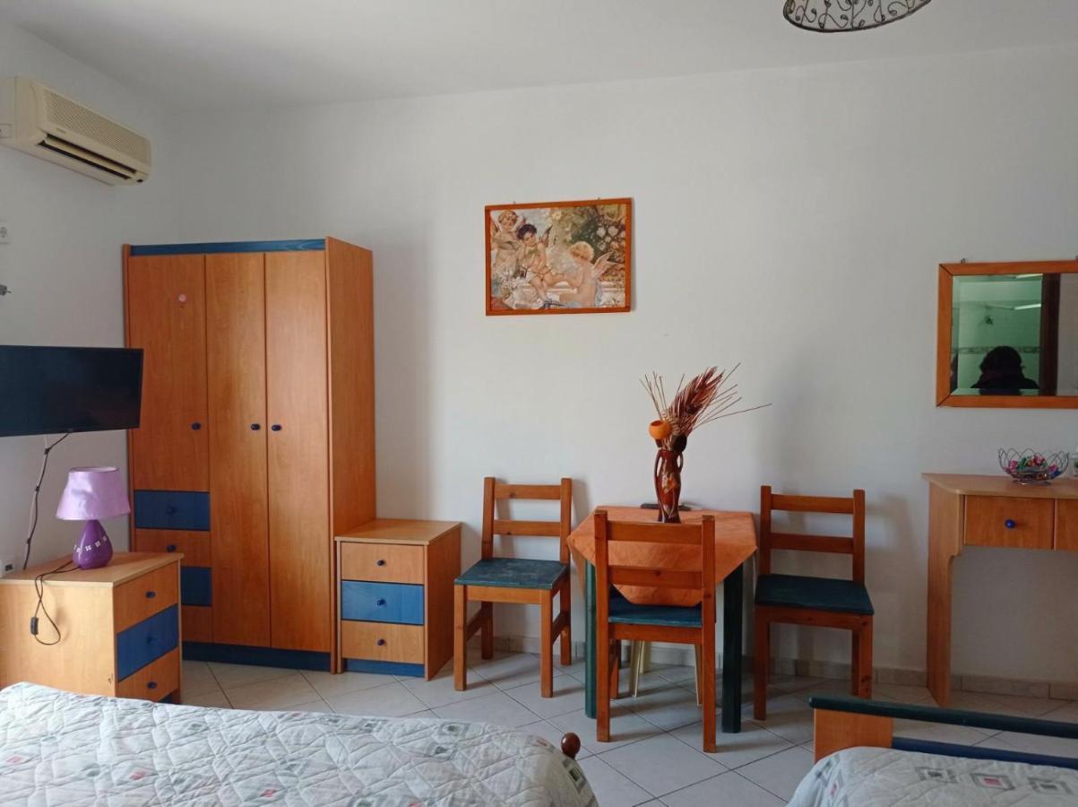 Limanaki Studios Fúrni Ikaríasz Kültér fotó
